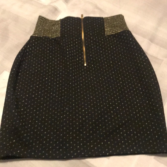 Material girl sparking gold and black mini skirt - Picture 2 of 2